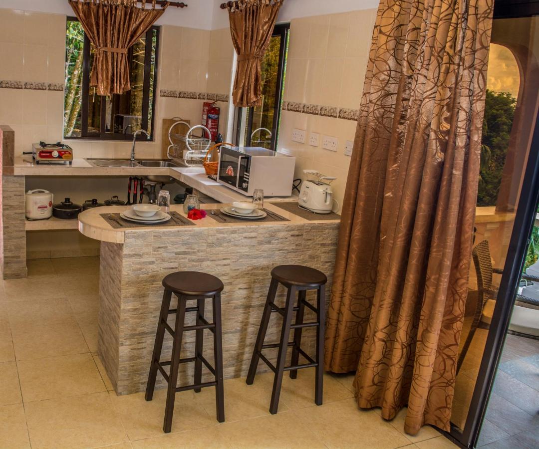 Les Elles Guesthouse Self Catering Baie Lazare  Luaran gambar