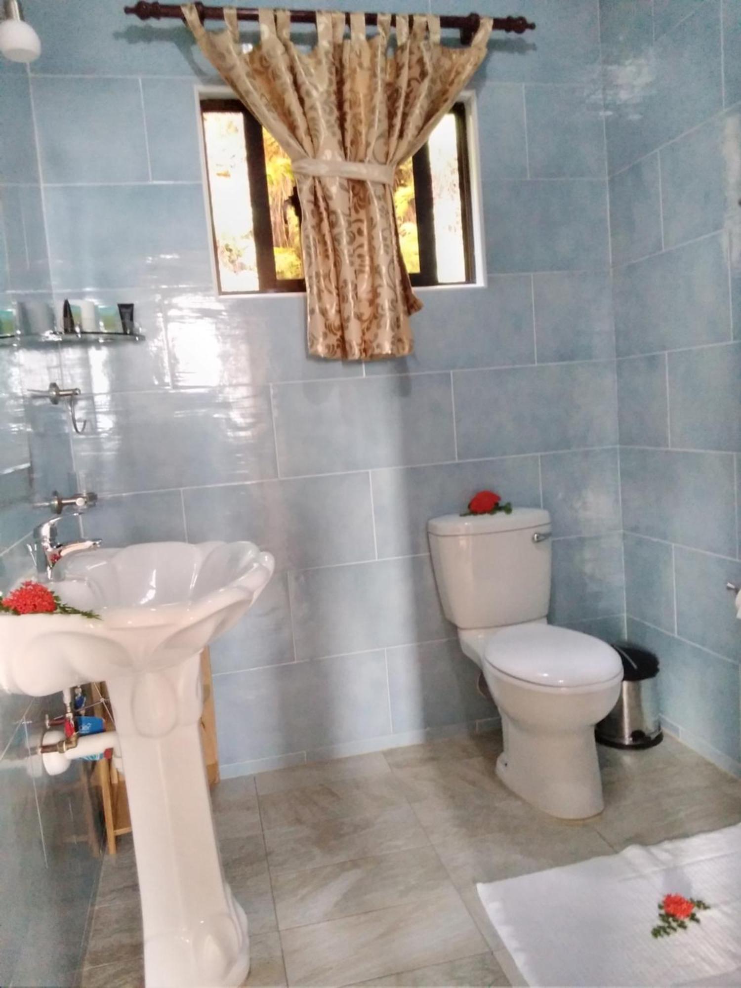 Les Elles Guesthouse Self Catering Baie Lazare  Bilik gambar