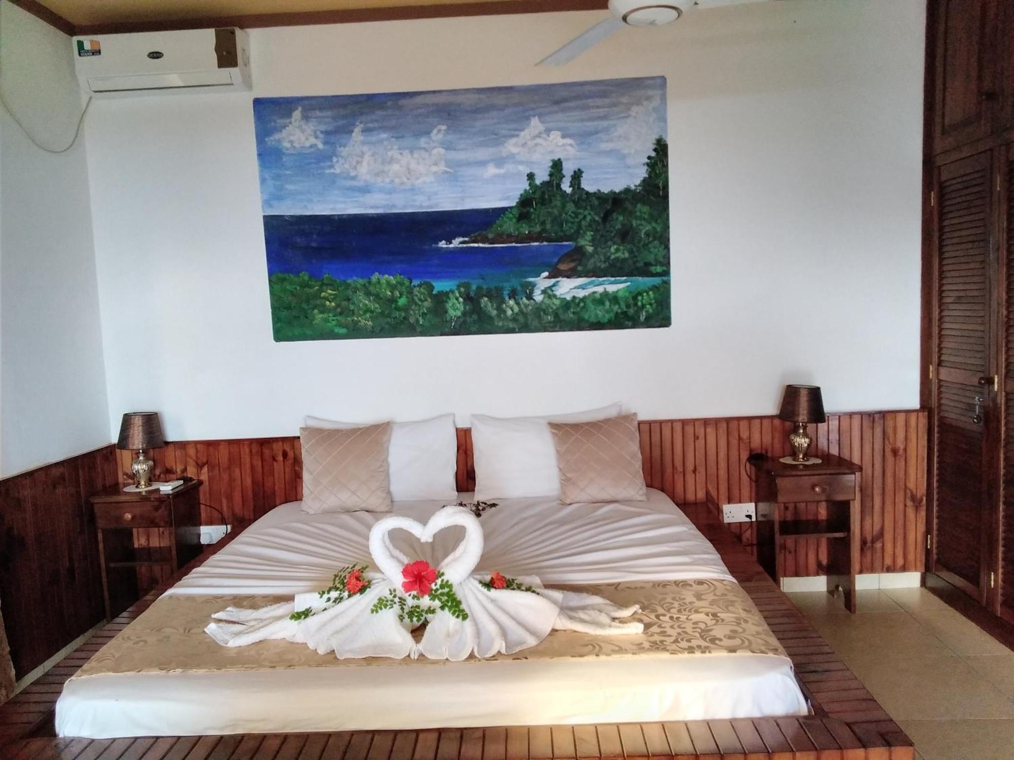 Les Elles Guesthouse Self Catering Baie Lazare  Bilik gambar